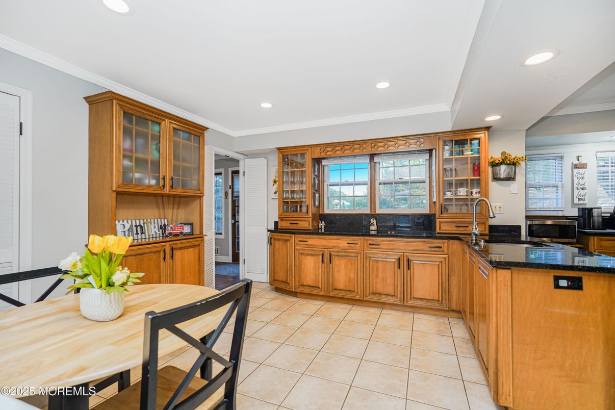 Dining room, Interior, Kitchen, Recessed Lighting
