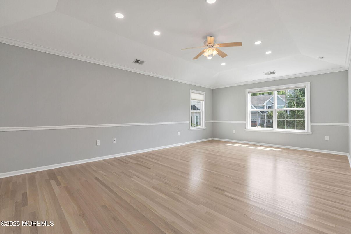 Empty room, Interior, Recessed Lighting, Wood Texture Flooring