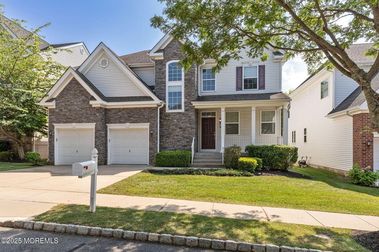 Attached, Exterior, Facade, Brick Facade, Brick Traditional