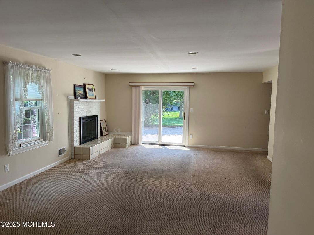 Empty room, Fireplace, Interior, Recessed Lighting