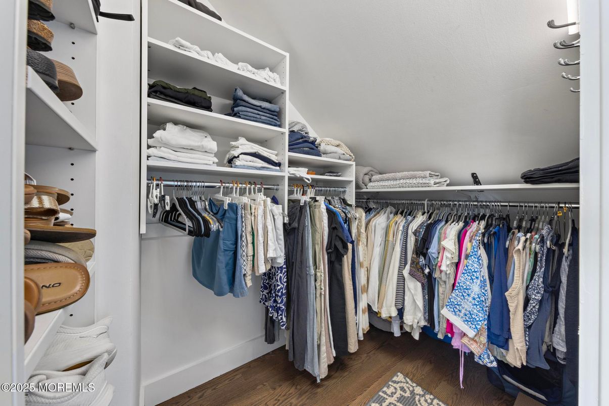 Interior, Walk-in Closets, Wood Texture Flooring
