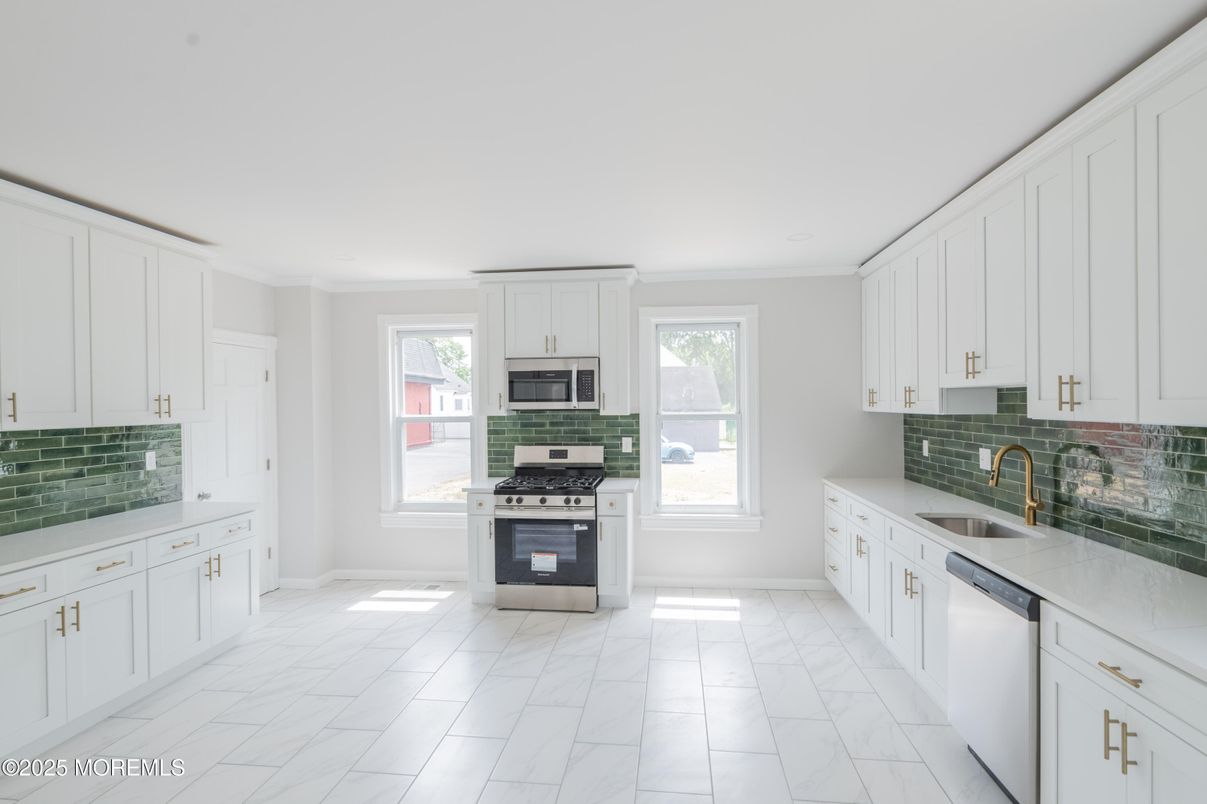 Interior, Kitchen, Marble, Stainless Steel Appliances