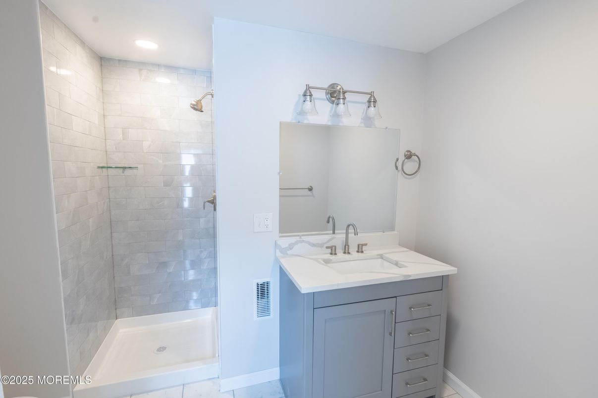 Bathroom, Interior, Recessed Lighting