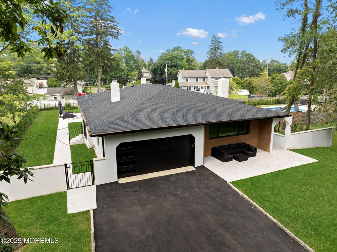 Detached Garage, Exterior