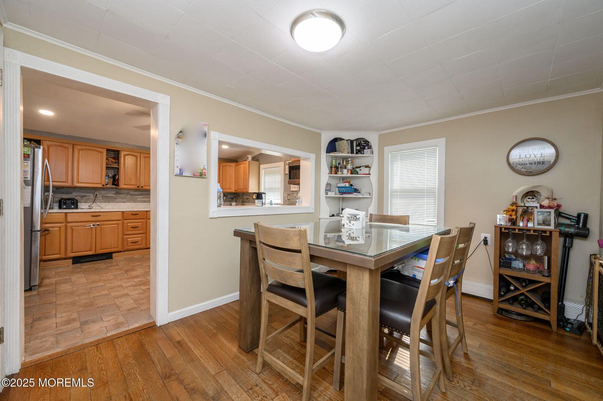 Dining room, Interior, Kitchen, Recessed Lighting, Wood Texture Flooring