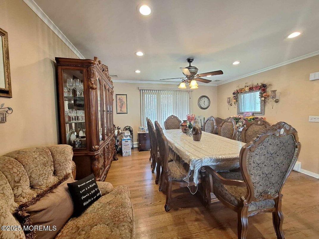 Dining room, Interior, Recessed Lighting, Wood Texture Flooring