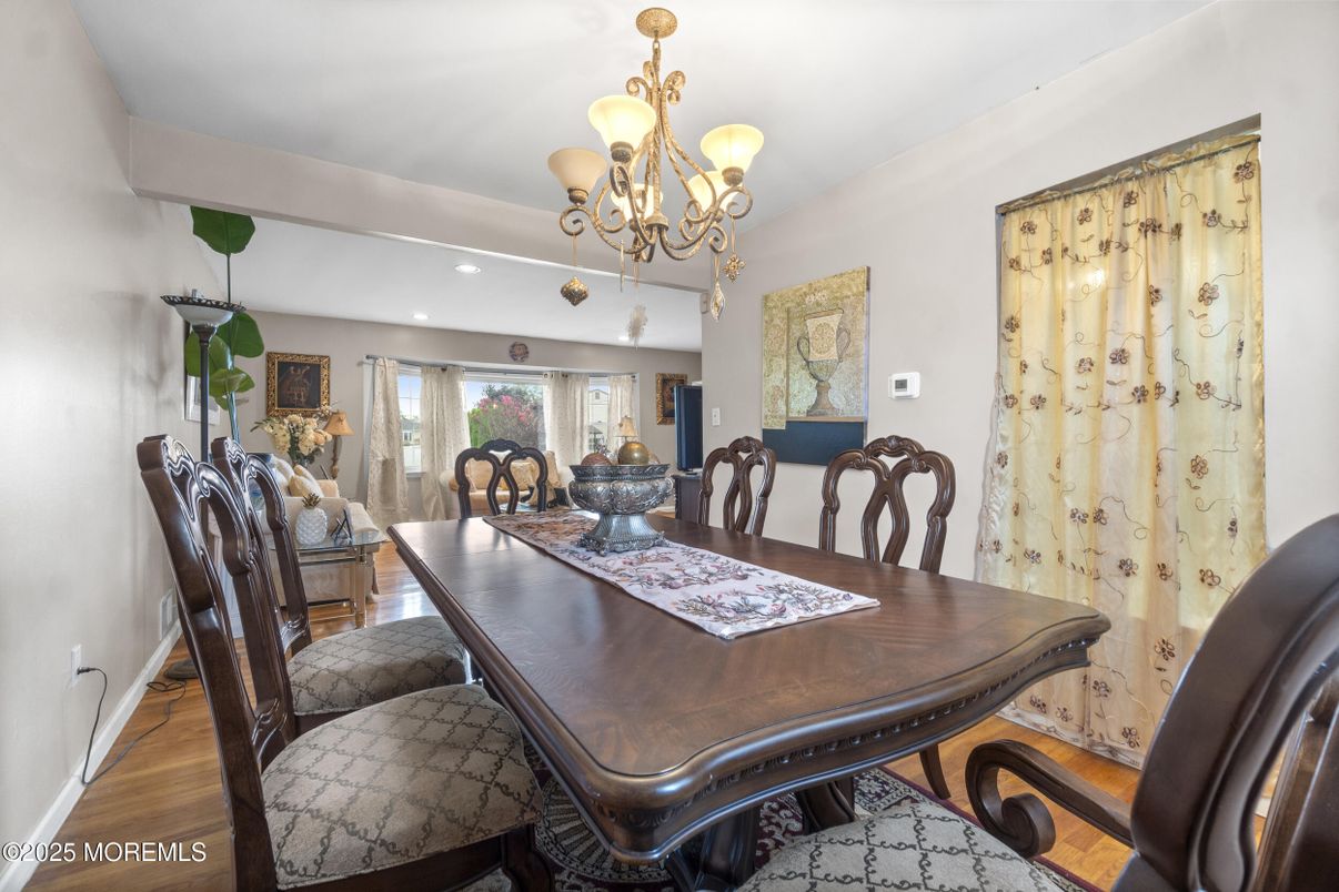 Chandelier, Dining room, Interior, Recessed Lighting, Wood Texture Flooring