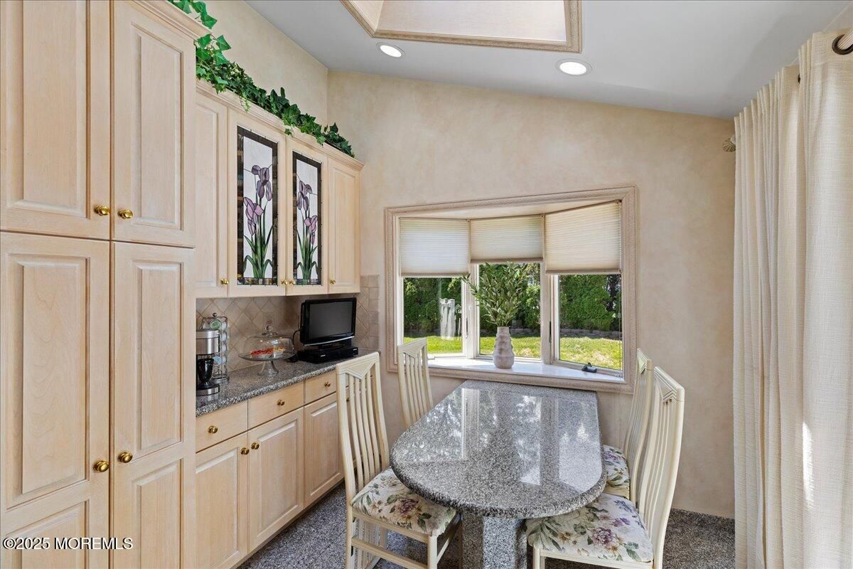 Dining room, Interior, Recessed Lighting