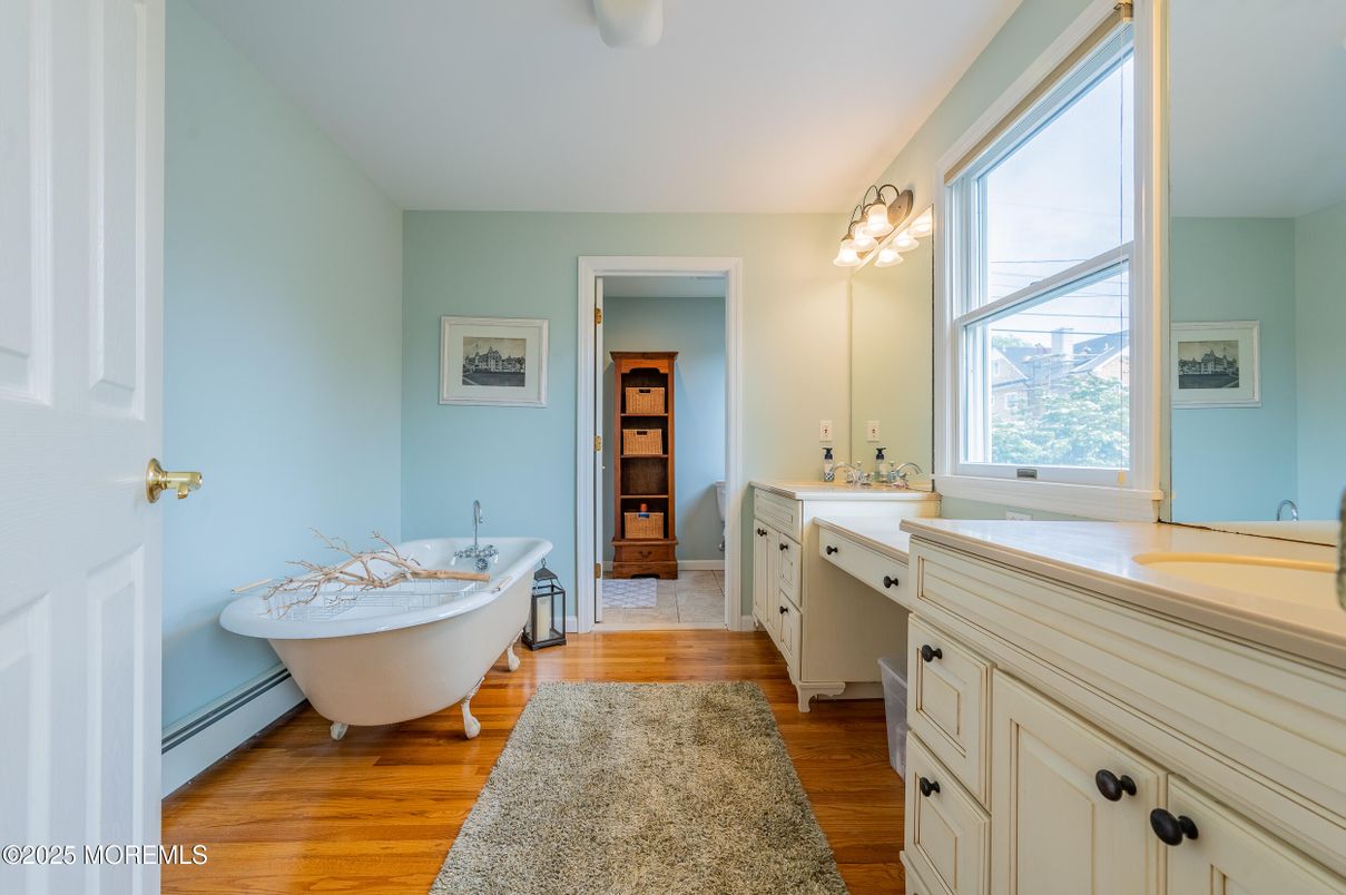 Bathroom, Dual Sink Vanities, Interior, Wood Texture Flooring