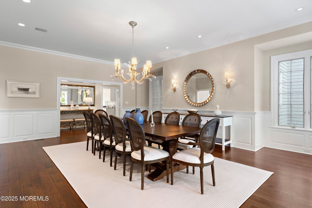 Chandelier, Dining room, Interior, Recessed Lighting, Wood Texture Flooring