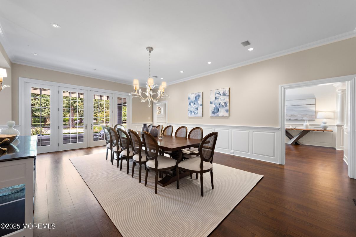 Chandelier, Dining room, Interior, Pendant Lights, Recessed Lighting, Wood Texture Flooring