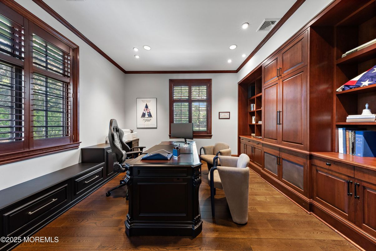 Home Office, Interior, Recessed Lighting, Wood Texture Flooring