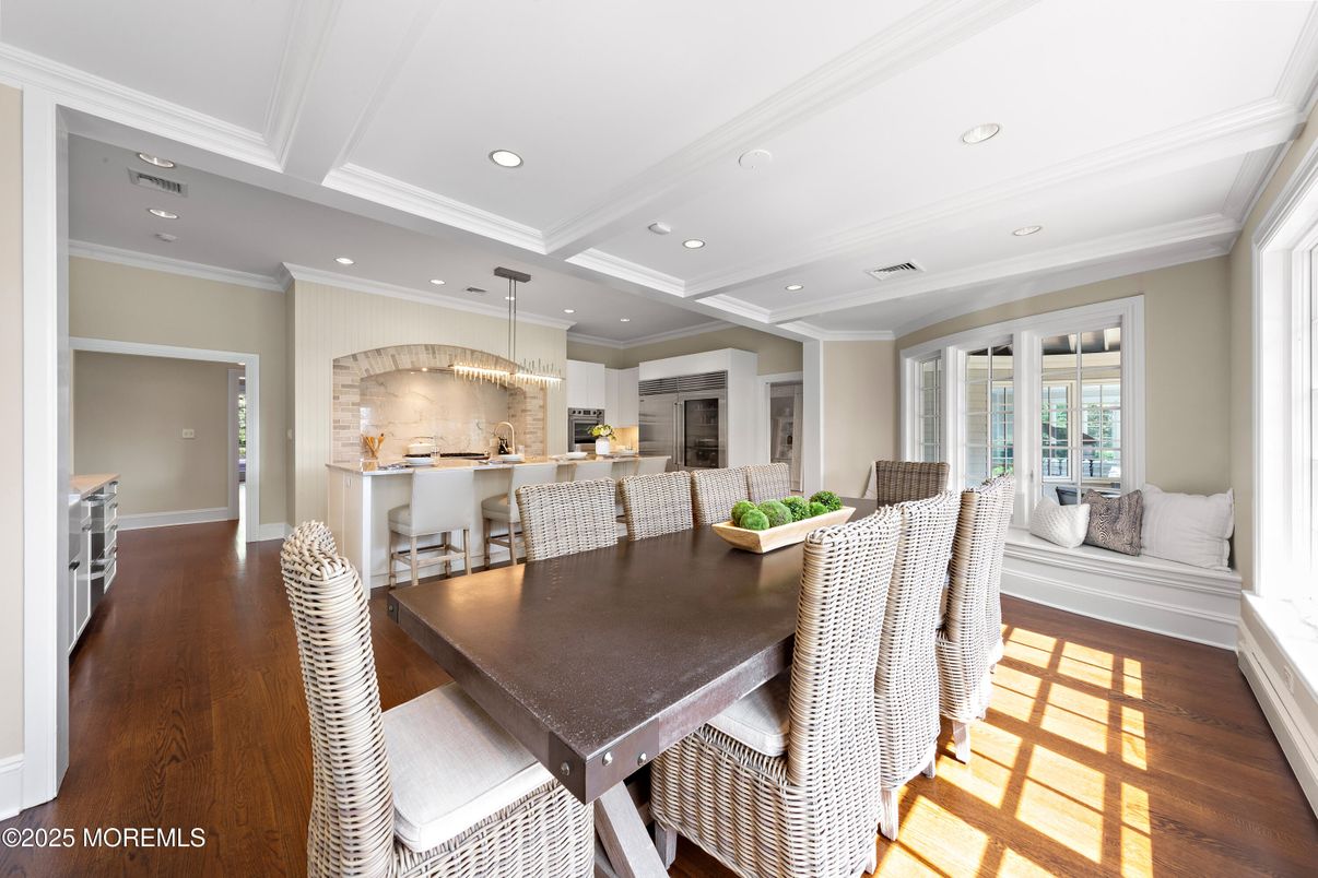 Dining room, Interior, Kitchen, Pendant Lights, Recessed Lighting, Wood Texture Flooring