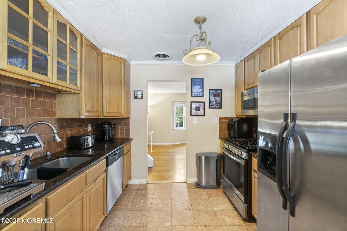 Interior, Kitchen, Pendant Lights, Stainless Steel Appliances