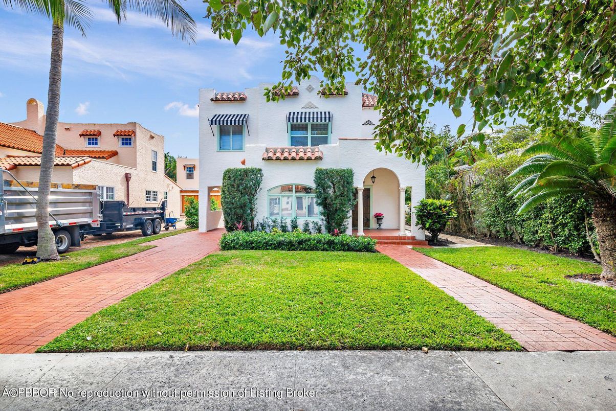 Backyard, Exterior, Facade, Spanish Mediterranean