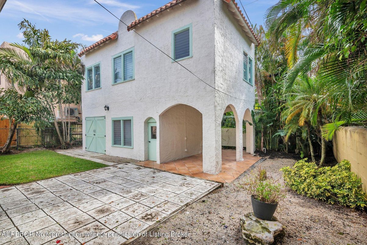 Backyard, Exterior