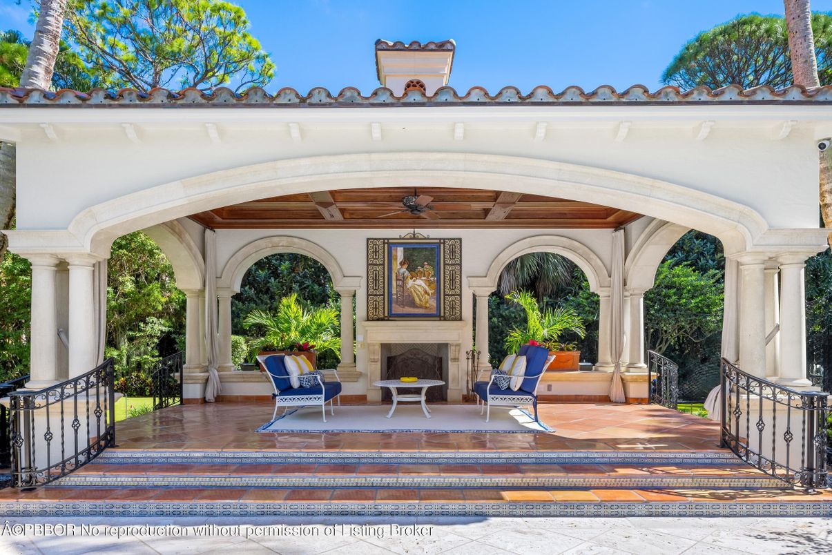 Exterior, Fireplace