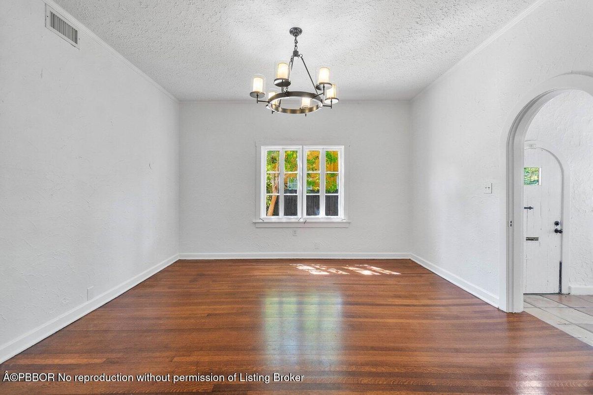 Chandelier, Empty room, Interior, Wood Texture Flooring