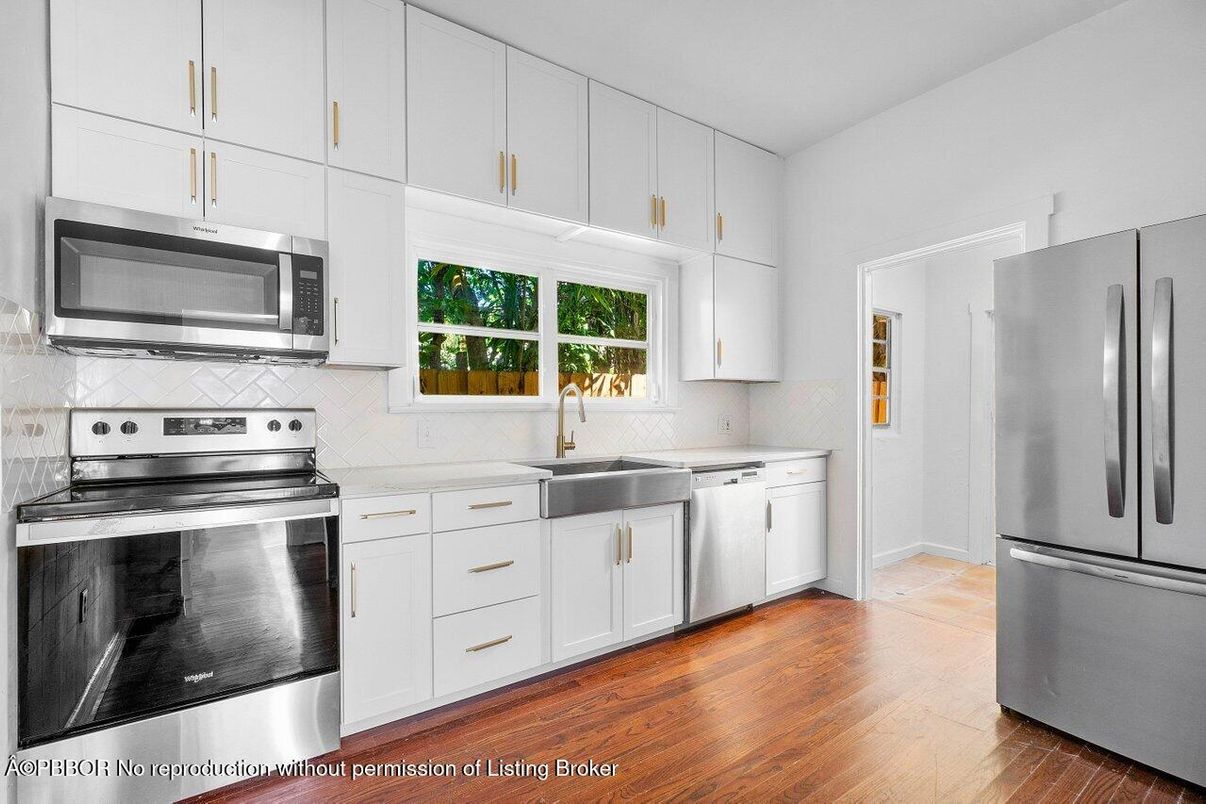 Interior, Kitchen, Stainless Steel Appliances, Wood Texture Flooring