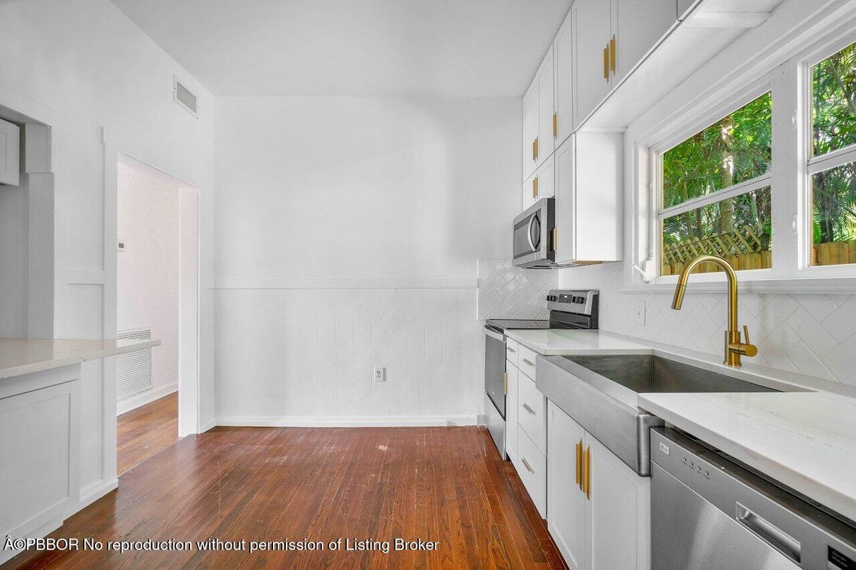 Interior, Kitchen, Stainless Steel Appliances, Wood Texture Flooring