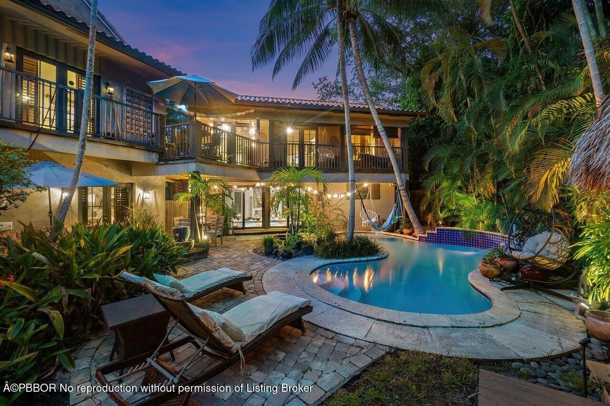 Exterior, Pool