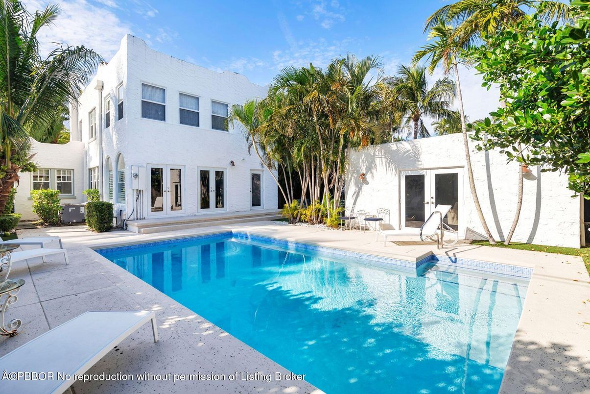 Exterior, Pool