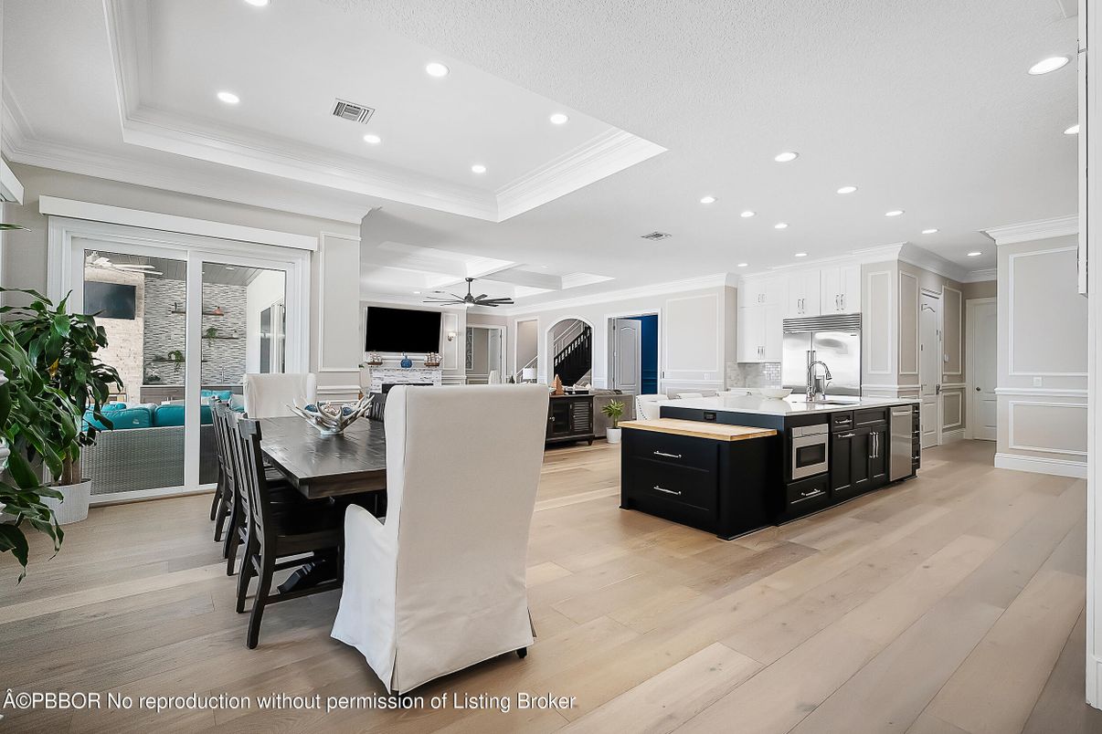 Dining room, Interior, Kitchen, Recessed Lighting, Wood Texture Flooring
