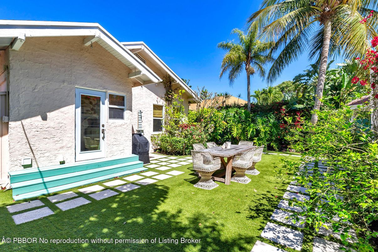 Backyard, Exterior