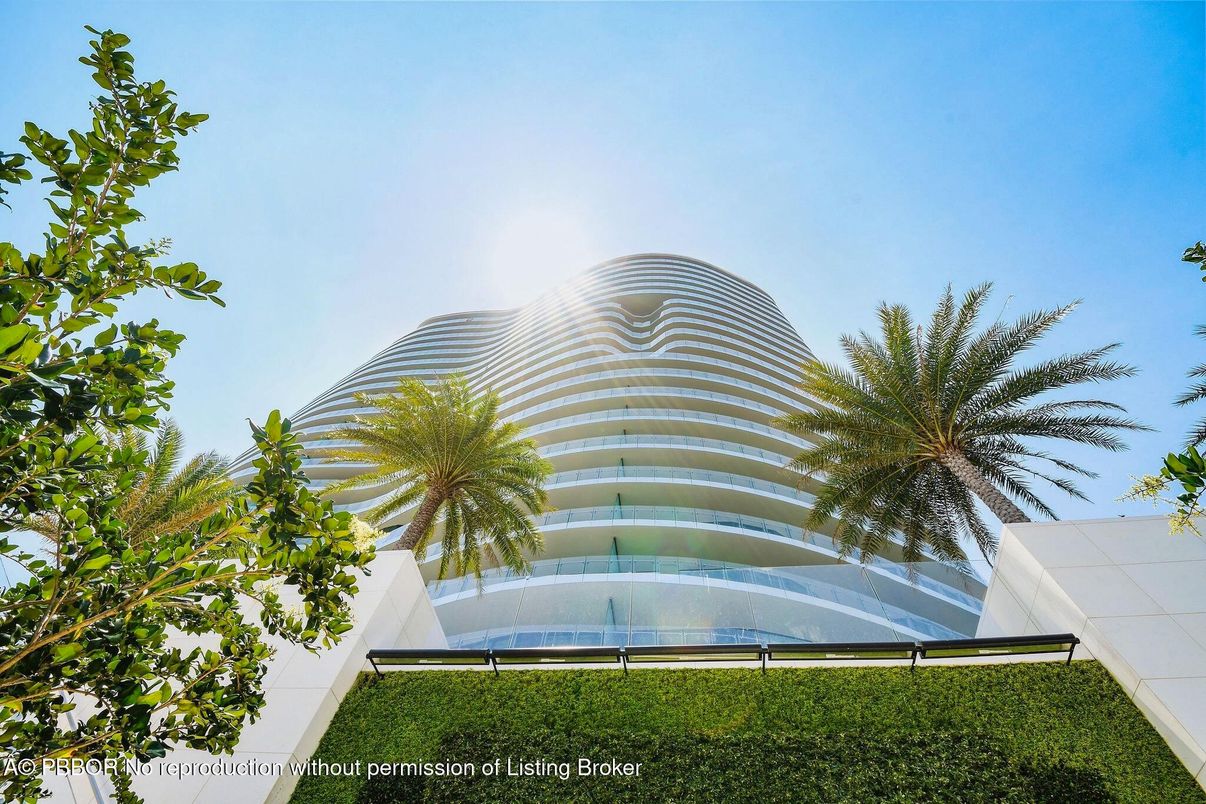 Exterior, Facade, Condo Building