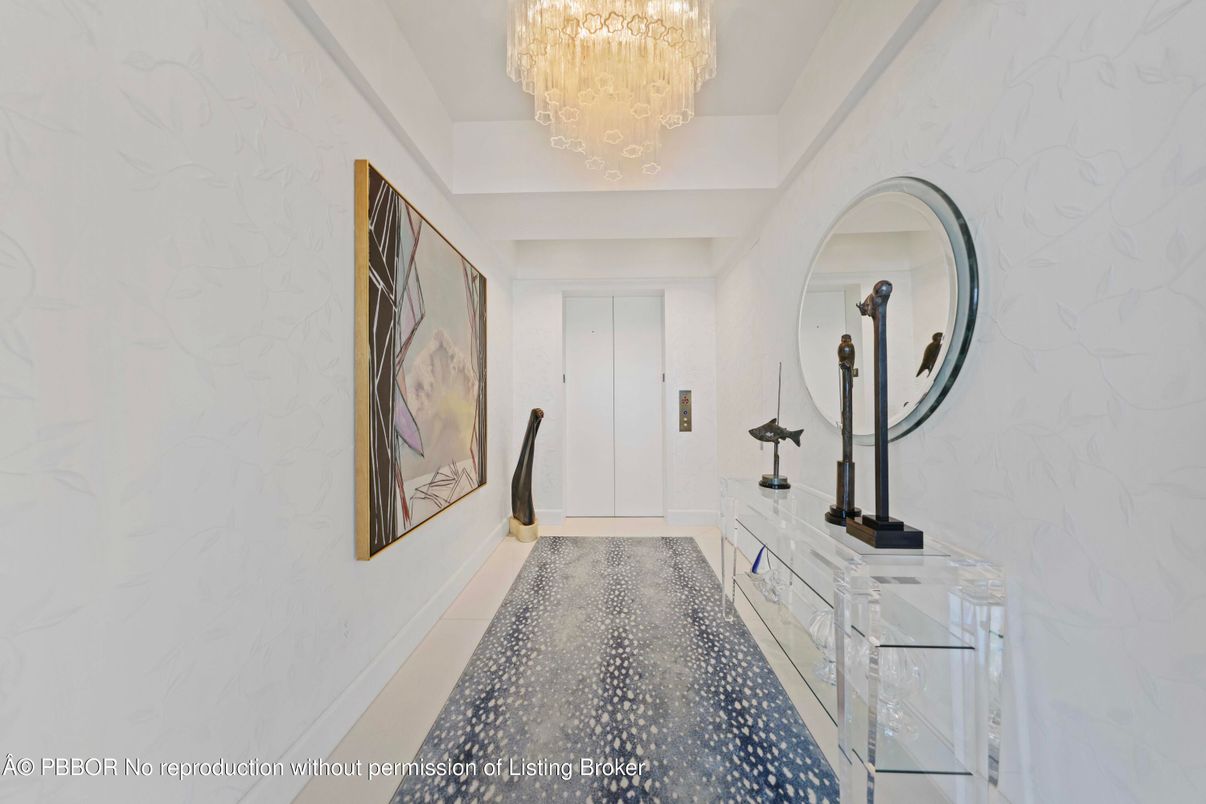 Chandelier, Interior