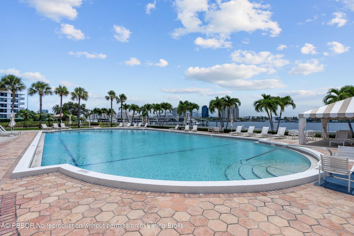 Exterior, Pool, Water