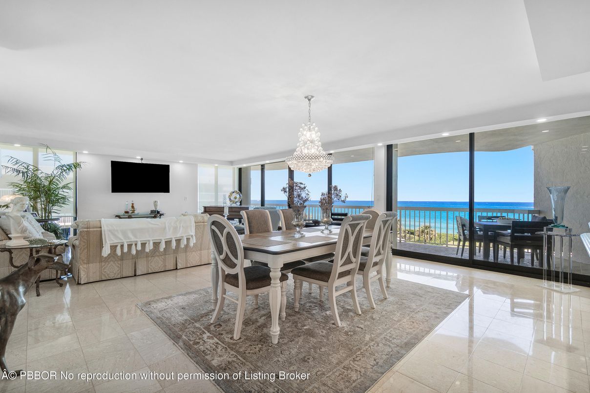 Chandelier, Dining room, Interior, Living room, Recessed Lighting, Water