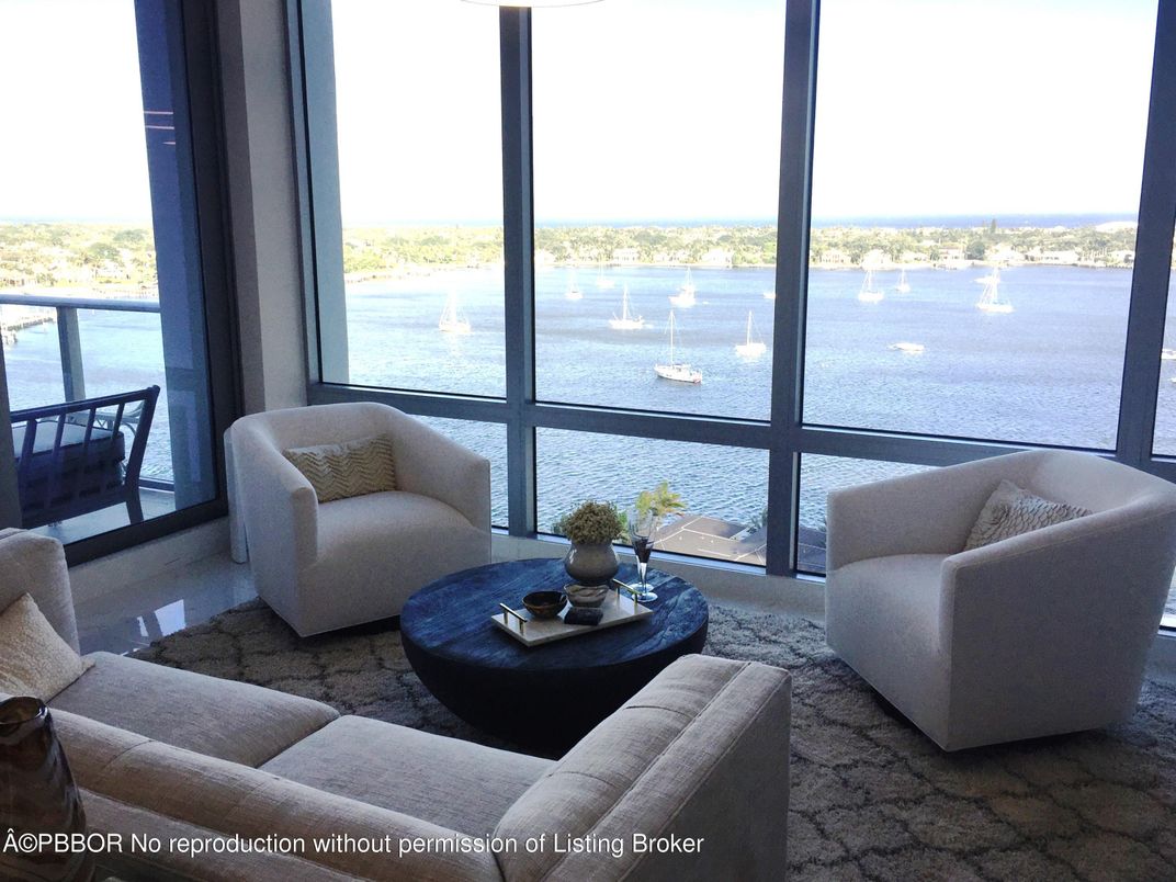 Interior, Living room, Water