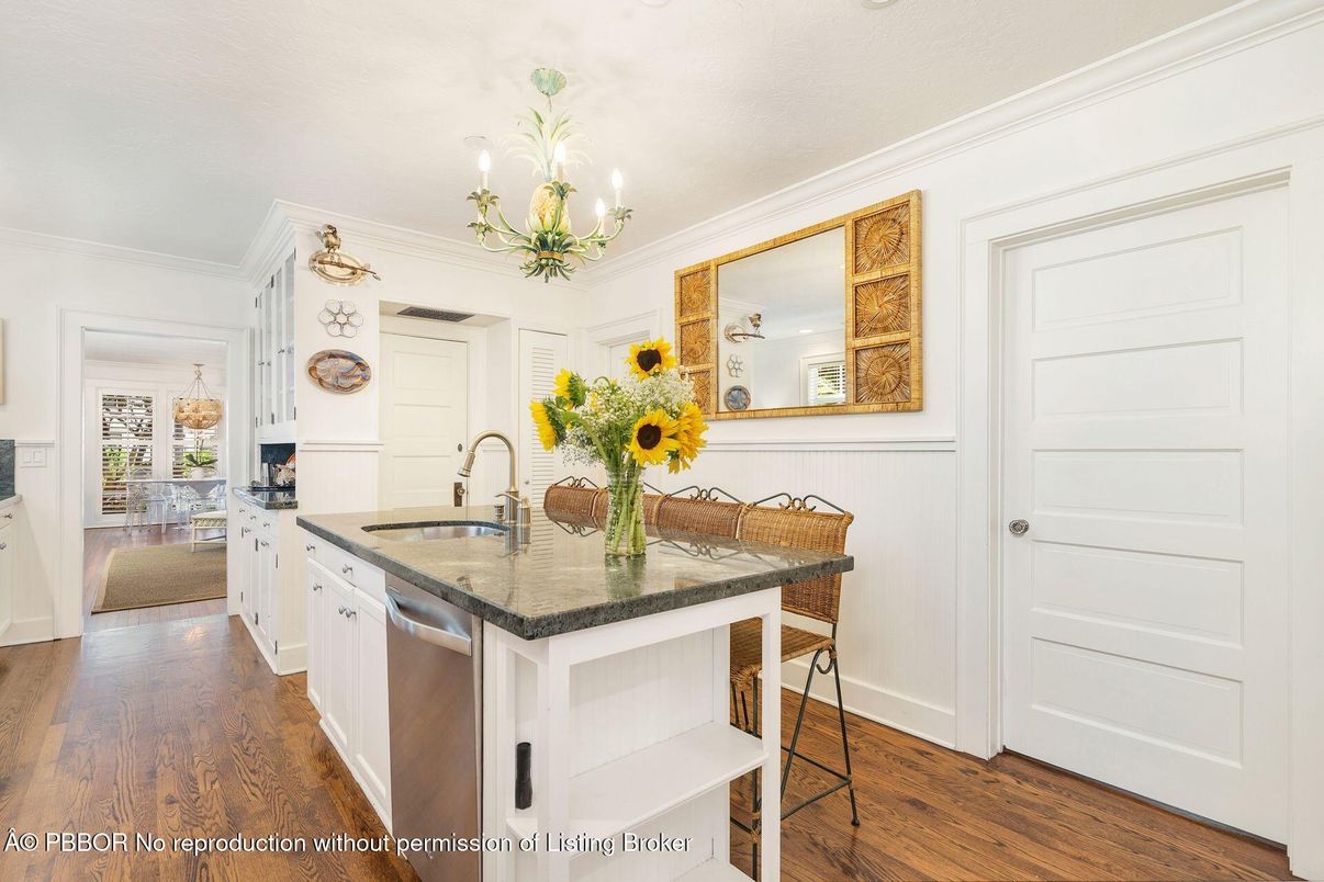 Chandelier, Interior, Kitchen, Wood Texture Flooring