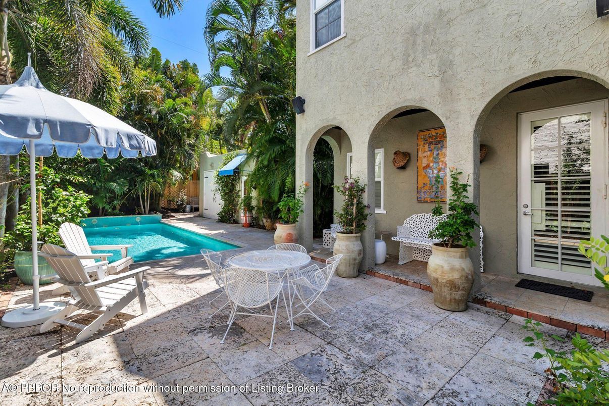 Exterior, Pool