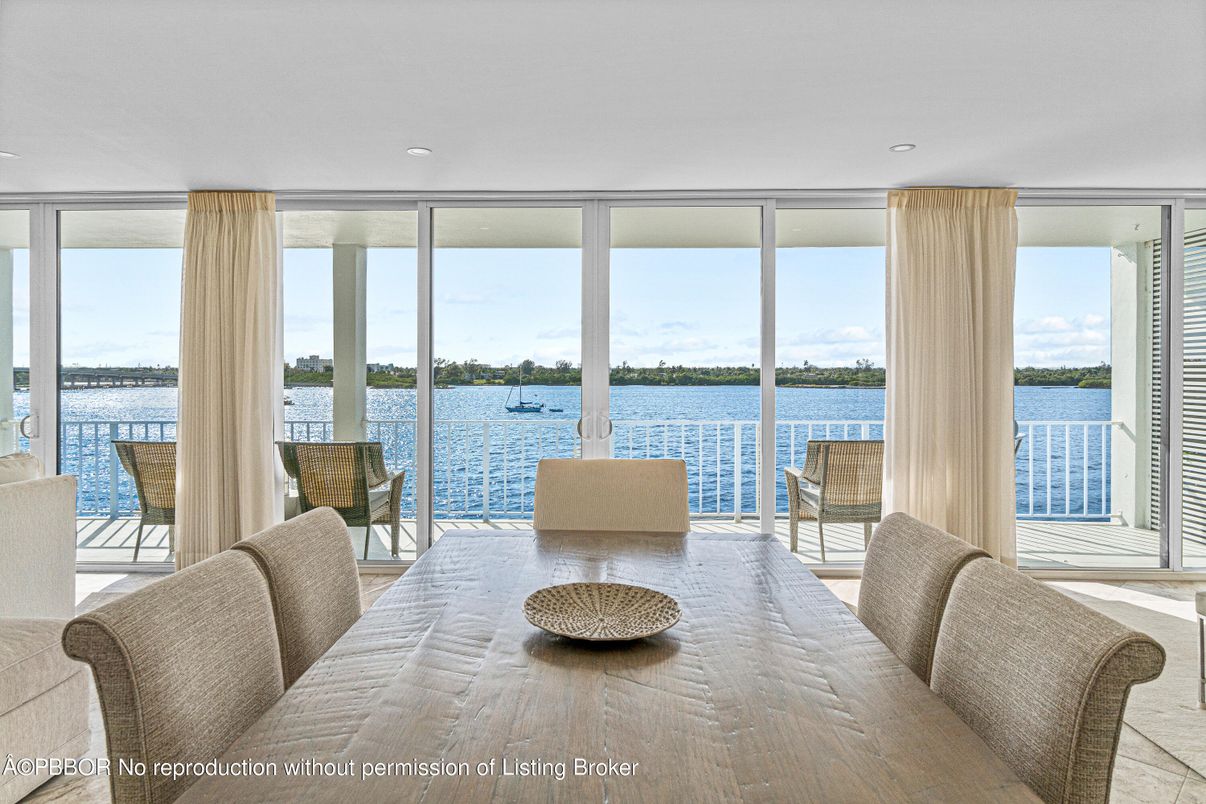 Dining room, Interior, Recessed Lighting, Water
