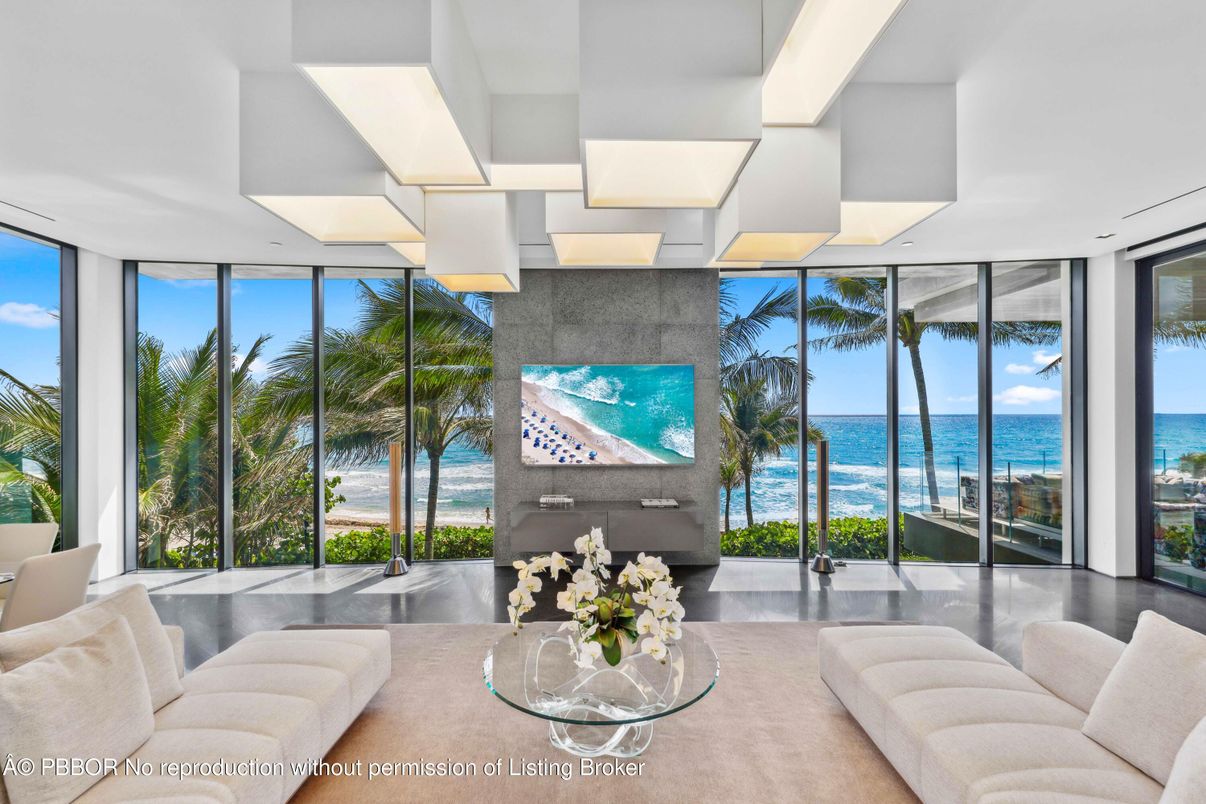 Interior, Living room, Water