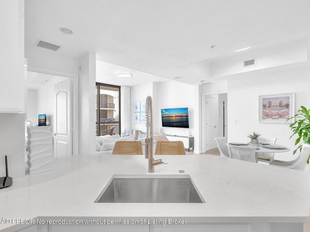 Dining room, Interior, Living room, Pool, Recessed Lighting
