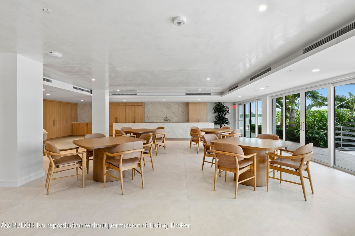 Dining room, Interior, Recessed Lighting
