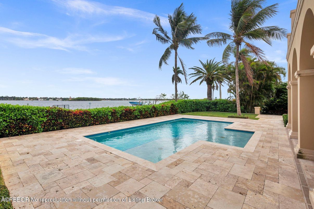 Exterior, Pool, Water