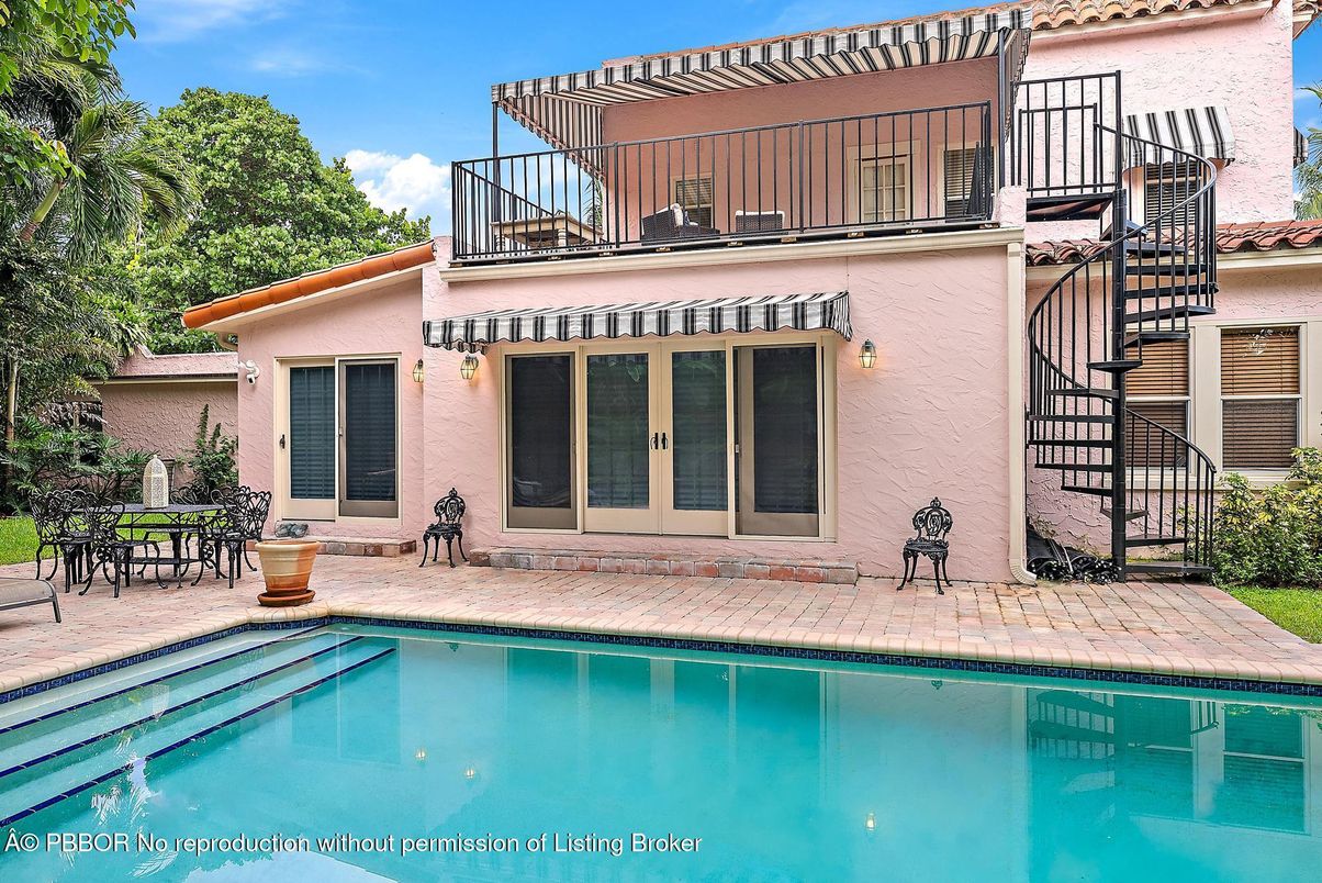 Exterior, Pool