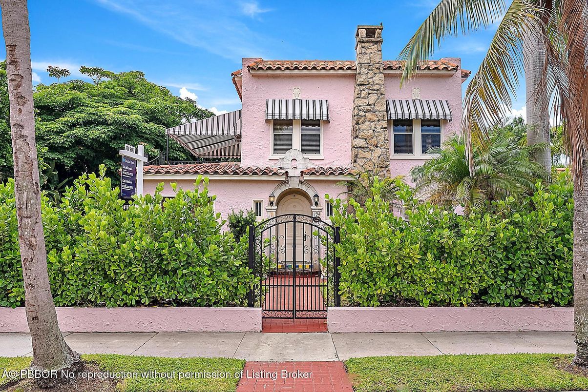 Exterior, Facade, Spanish Mediterranean