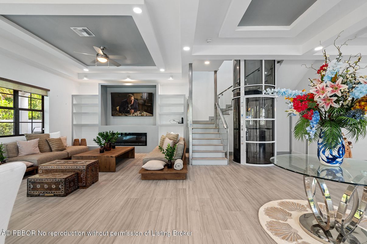 Interior, Living room, Recessed Lighting, Wood Texture Flooring