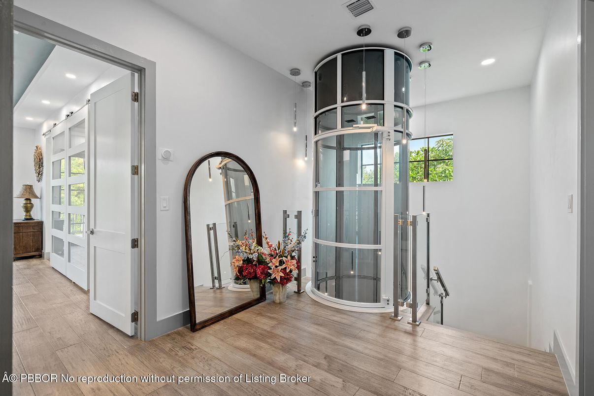 Interior, Recessed Lighting, Wood Texture Flooring