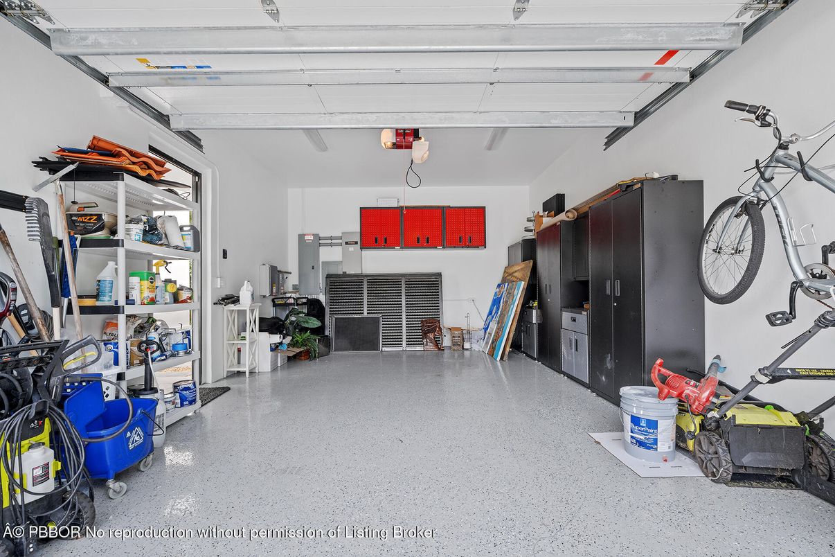 Garage, Interior