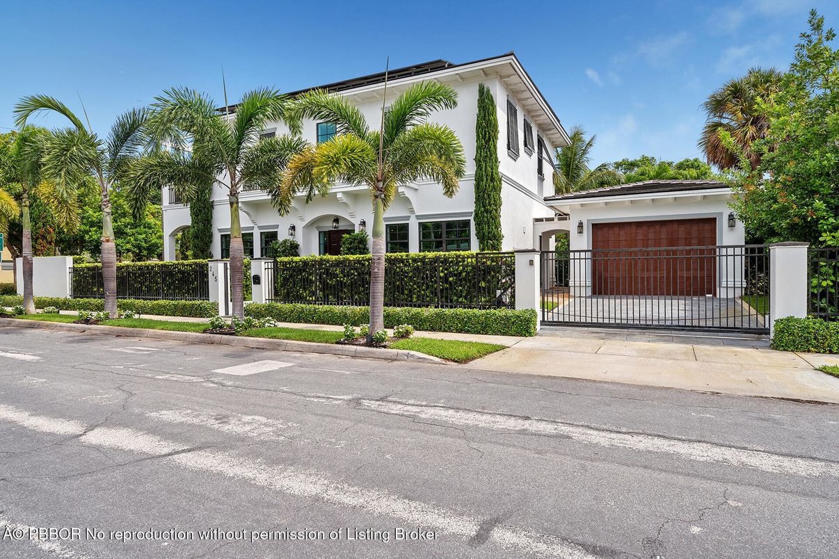 Attached, Exterior, Facade, Spanish Mediterranean