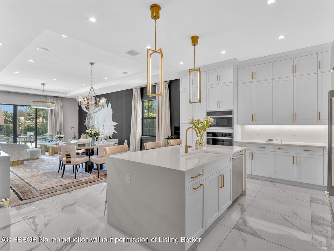 Chandelier, Dining room, Interior, Kitchen, Marble, Pendant Lights, Recessed Lighting, Stainless Steel Appliances