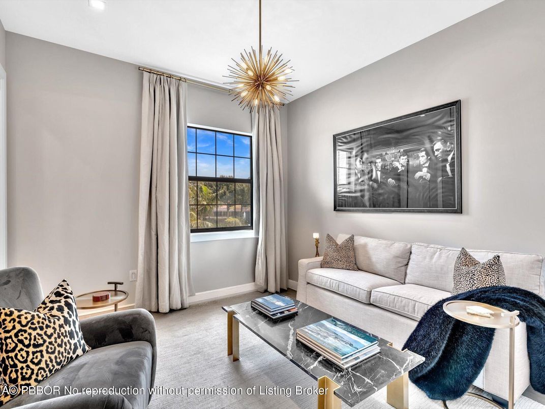Interior, Living room, Pendant Lights, Recessed Lighting