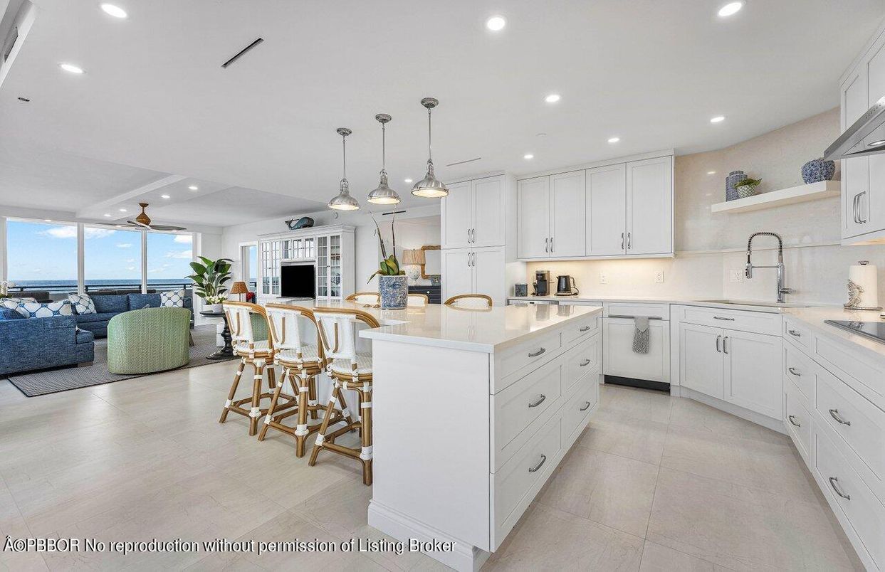 Interior, Kitchen, Living room, Pendant Lights, Recessed Lighting, Water