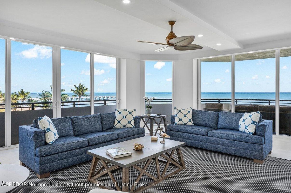 Interior, Living room, Recessed Lighting, Water